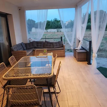 140m2 *