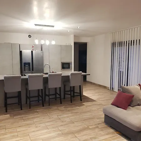 140m2 Saint-Maximin (Gard)